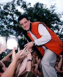 jcbeingmobbed.jpg